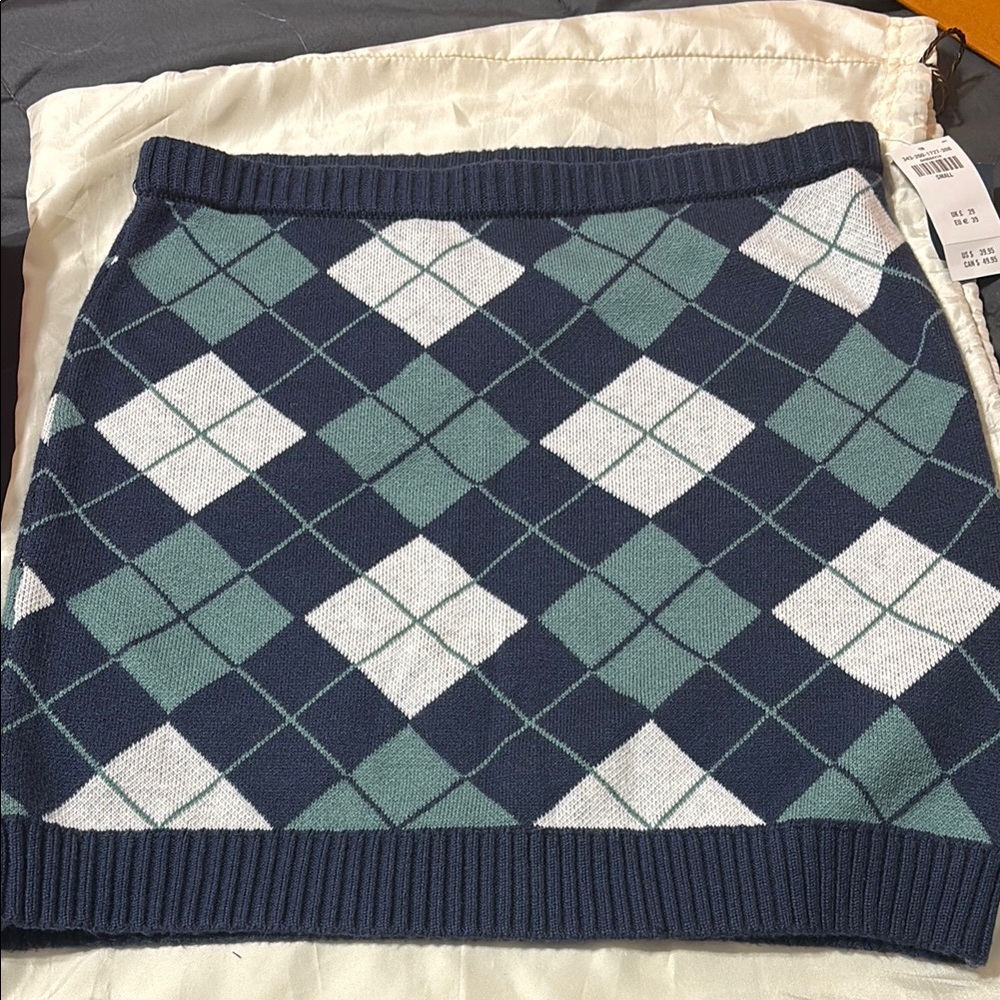 Elegant Argyle Navy and Green Pencil Skirt